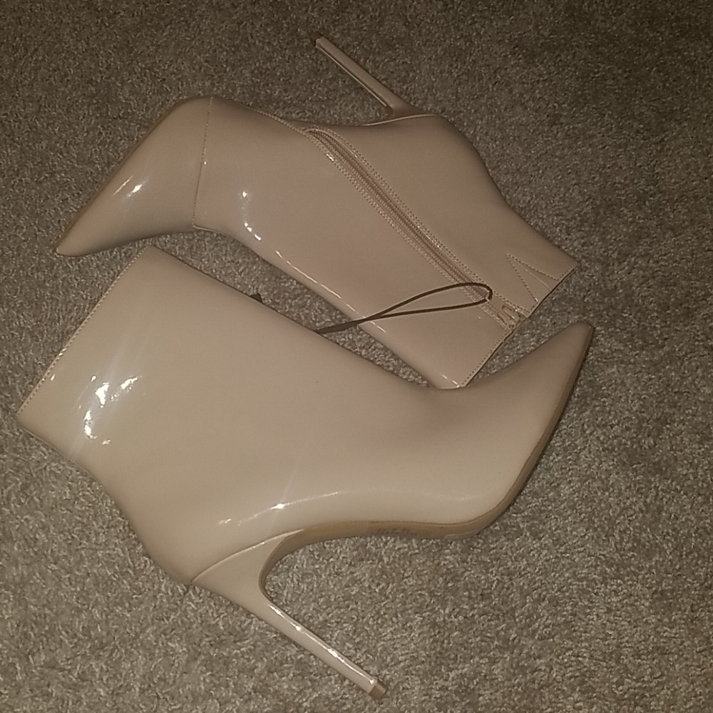 Express Patent Booties - Picture 5 of 7